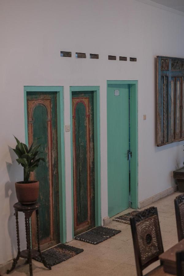 Abrakadabra 747 Apartment Yogyakarta Exterior photo